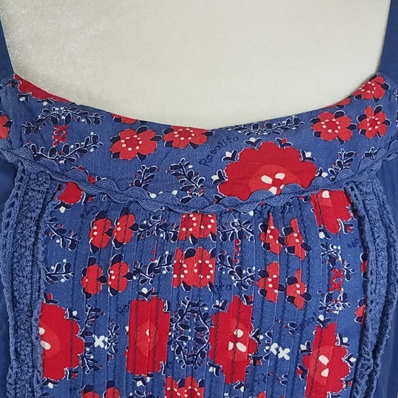 Rosalita McGee blue peasant blouse with red floral design - Picture 6 of 8